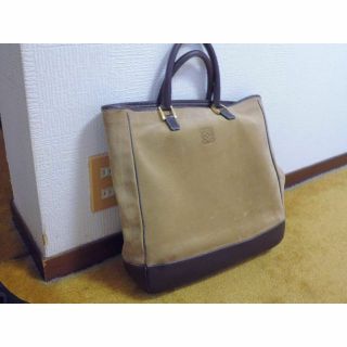 ロエベ(LOEWE)のロエベ　縦型トートバッグ　茶系スエード(トートバッグ)