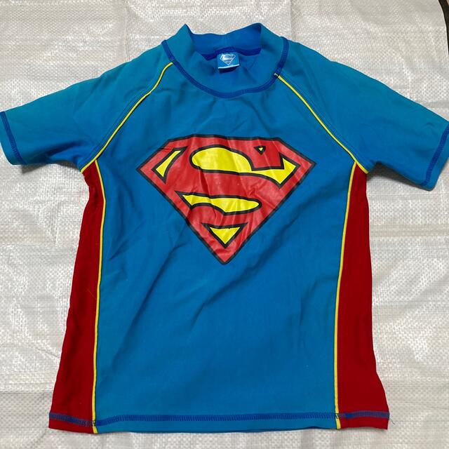 スーパーマン　ラッシュガード　半袖　130cm キッズ/ベビー/マタニティのキッズ服男の子用(90cm~)(Tシャツ/カットソー)の商品写真