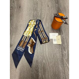 サマーセール35%オフ HERMES ツイリー Jumping ネイビー系 - crumiller.com