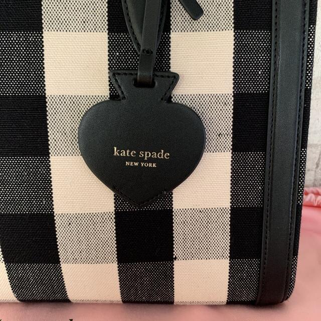 kate spade new york(ケイトスペードニューヨーク)のケイトスペード　マーケット MARKET ミディアム ファブリックトート  レディースのバッグ(トートバッグ)の商品写真