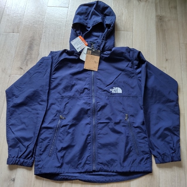 THE NORTH FACE(ザノースフェイス)の新品　ノースフェースパーカー150cm キッズ/ベビー/マタニティのキッズ服男の子用(90cm~)(ジャケット/上着)の商品写真