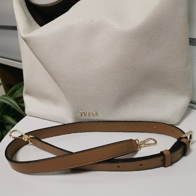 Furla(フルラ)の❤美品❤フルラバッグおまけチャーム付き レディースのバッグ(ハンドバッグ)の商品写真