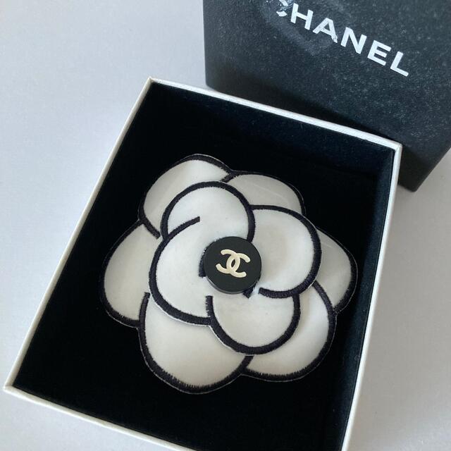 美品 CHANEL 1995年 ヴィンテージ カメリア ブローチ コサージュ 白