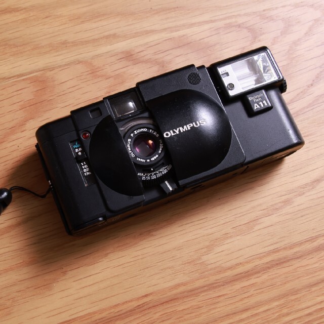 OLYMPUS　オリンパス　XA A11付き　フィルムカメラ