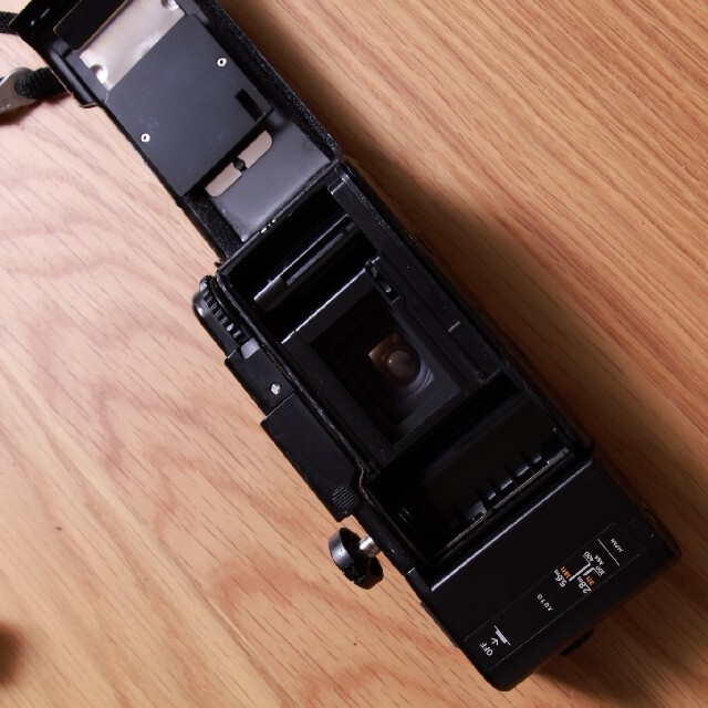 OLYMPUS(オリンパス)のフィルムカメラ OLYMPUS XA 初代 フィルム電池付　オリンパス スマホ/家電/カメラのカメラ(フィルムカメラ)の商品写真