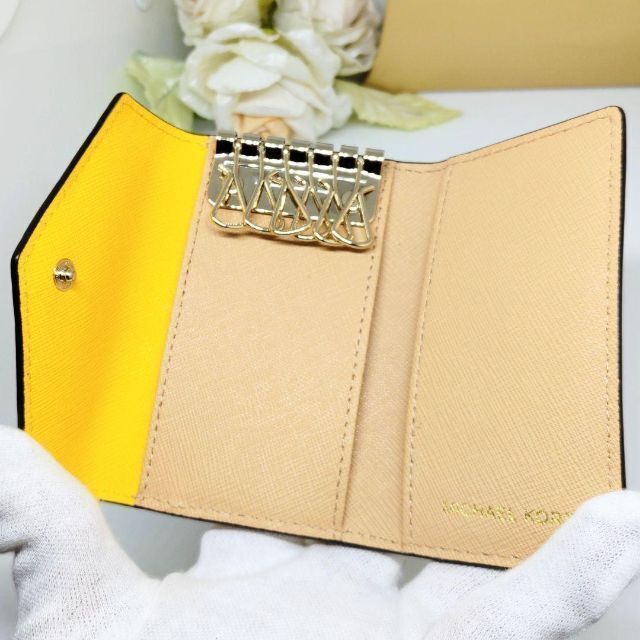 ✨新品✨MICHAEL KORS キーホルダー,キーケース イエロー