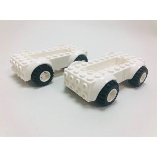 レゴ(Lego)の【新品未使用】レゴ　LEGO 車　車体　タイヤ　ホワイト　白　2個(知育玩具)