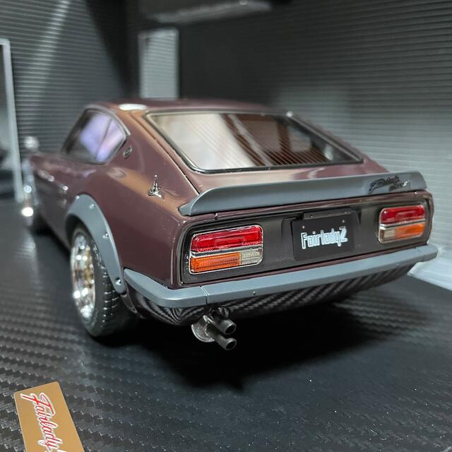 新品未展示品 イグニッションモデル1/18 日産フェアレディ240ZG マルーン