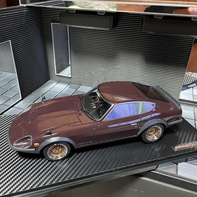 新品未展示品 イグニッションモデル1/18 日産フェアレディ240ZG マルーン