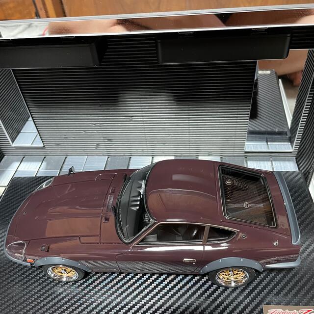 新品未展示品 イグニッションモデル1/18 日産フェアレディ240ZG マルーン