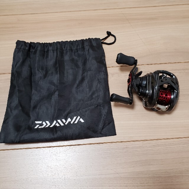 DAIWA(ダイワ)のダイワ 20アルファス AIR TW 7.1L スポーツ/アウトドアのフィッシング(リール)の商品写真