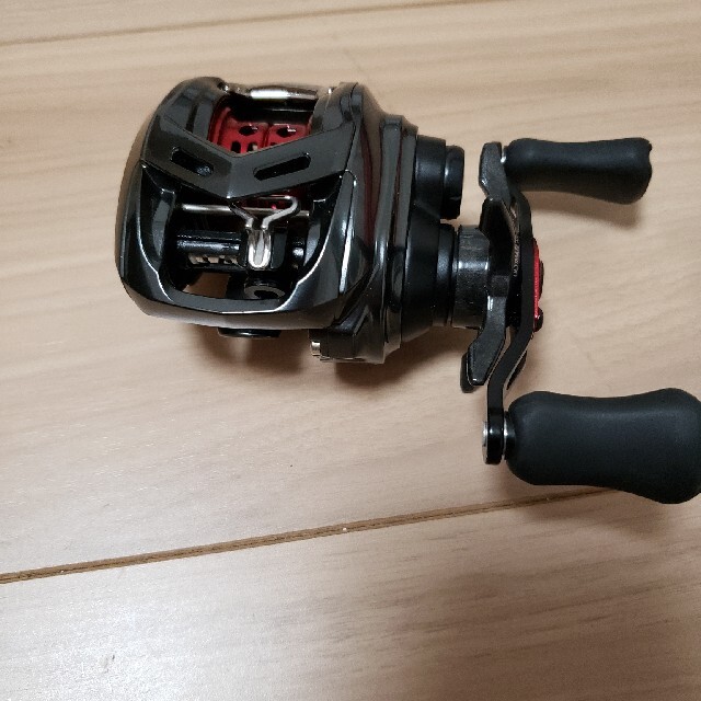 DAIWA(ダイワ)のダイワ 20アルファス AIR TW 7.1L スポーツ/アウトドアのフィッシング(リール)の商品写真