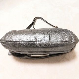 COACH - 美品✨華やか【コーチ】シルバーショルダーバックの通販 by