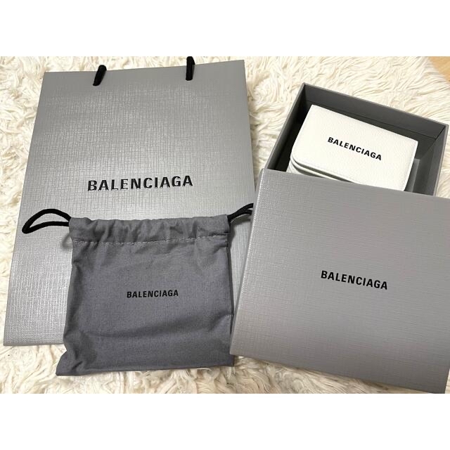 Balenciaga(バレンシアガ)の【あん様】バレンシアガBALENCIAGA　三つ折り財布　[新品未使用] レディースのファッション小物(財布)の商品写真