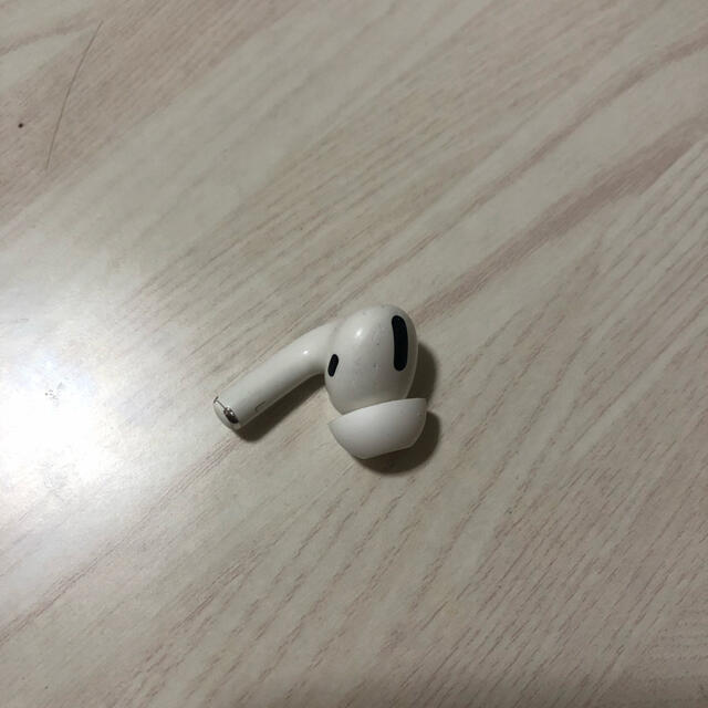 AirPods Pro の左耳です。片耳のみの出品です。本物です