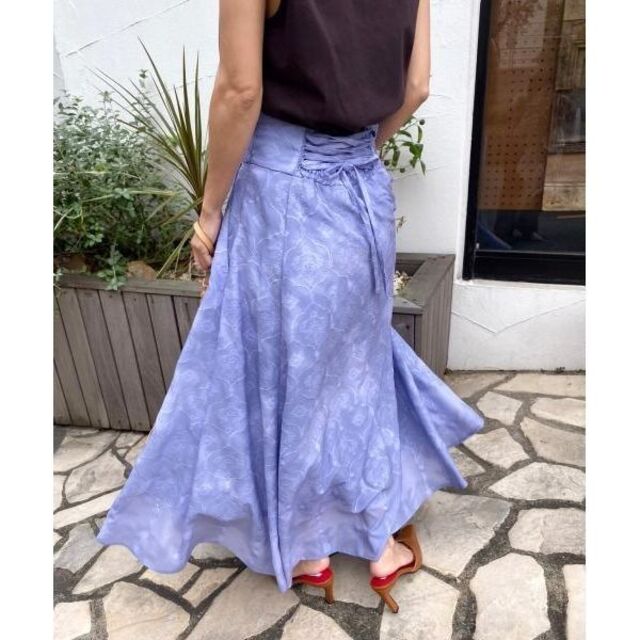 Ameri Emedi lamp embroidery skirt