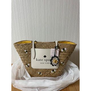 ケイトスペードニューヨーク(kate spade new york)のケイトスペード　蜜蜂刺繍　カゴバッグ　トートバッグ(かごバッグ/ストローバッグ)