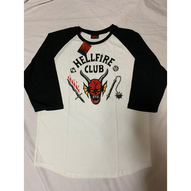 Supreme(シュプリーム)のstrange things hellFire club ラグランT メンズのトップス(Tシャツ/カットソー(七分/長袖))の商品写真