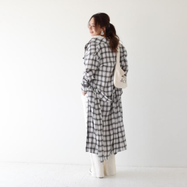 TODAYFUL(トゥデイフル)のTODAYFUL■Check Rough Gown レディースのジャケット/アウター(ガウンコート)の商品写真