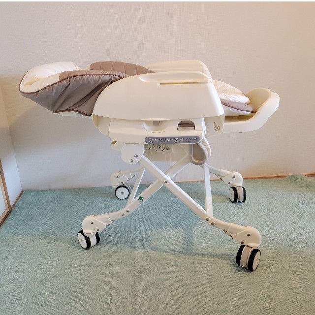 純正品・新品 Combi 電動ハイローチェア ネムリラ その他 tripkicks.com