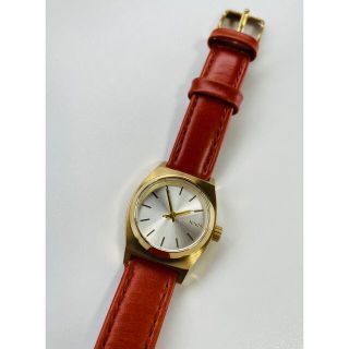 ニクソン(NIXON)の【電池新品の美品】NIXONのSMALL TIME TELLER レザーベルト！(腕時計)