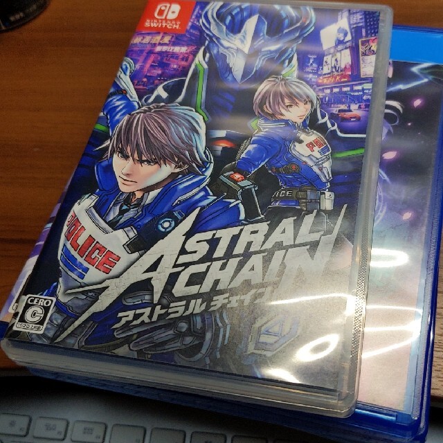 5ASTRAL CHAIN（アストラルチェイン） Switch エンタメ/ホビーのゲームソフト/ゲーム機本体(家庭用ゲームソフト)の商品写真