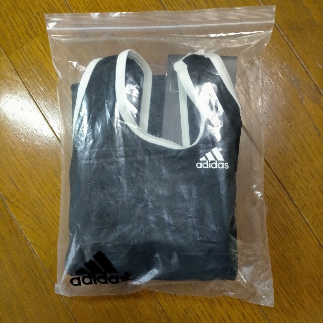 adidas(アディダス)の新品120サイズ　adidas　水着　スイムウェア　女の子　ブラック　黒　裏地付 キッズ/ベビー/マタニティのキッズ服女の子用(90cm~)(水着)の商品写真