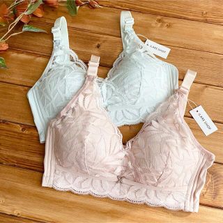 新品 ✿ 2枚組 かわいい マタニティブラ 授乳ブラ ノンワイヤー 花柄(マタニティ下着)