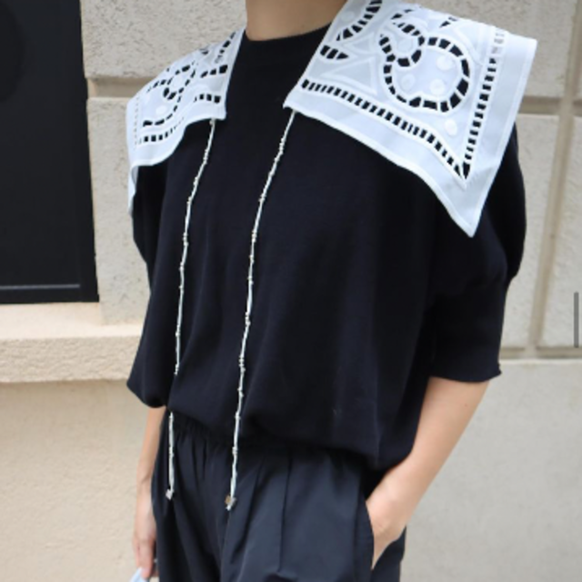 【美品】machatt スカーフ柄衿付きニット🌹 レディースのトップス(ニット/セーター)の商品写真