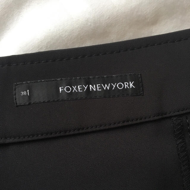 FOXEY(フォクシー)のフォクシー Aライン 黒スカート レディースのスカート(ひざ丈スカート)の商品写真