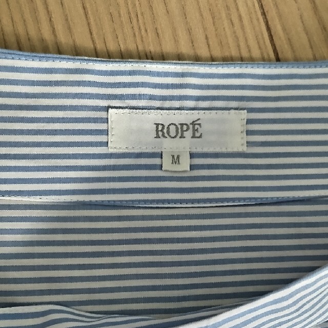 ROPE’(ロペ)のロペ　ROPE　オフショルダー　カットソー　フリル袖 レディースのトップス(シャツ/ブラウス(半袖/袖なし))の商品写真