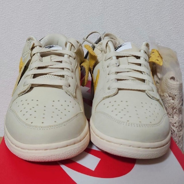 NIKE(ナイキ)の[新品未使用] NIKE W DUNK LOW LX BANANA ダンク レディースの靴/シューズ(スニーカー)の商品写真