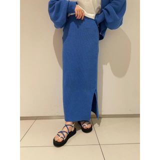emmi atelierローゲージリネン混スカート