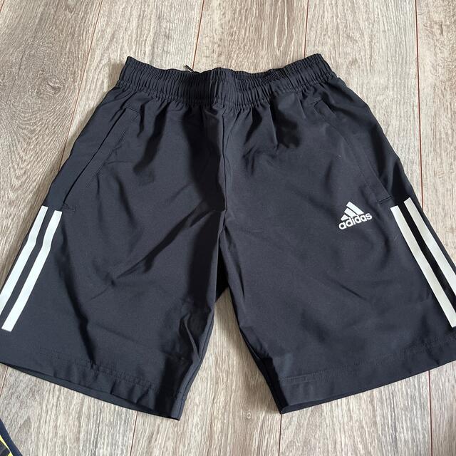 adidas(アディダス)のadidas 夏ズボン　150 キッズ/ベビー/マタニティのキッズ服男の子用(90cm~)(パンツ/スパッツ)の商品写真