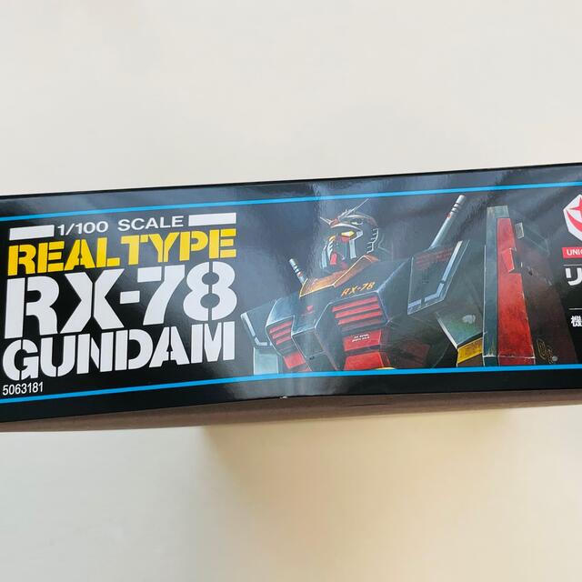 BANDAI(バンダイ)の旧キット』新品・未開封　1/100 リアルタイプ RX-78  機動戦士ガンダム エンタメ/ホビーのおもちゃ/ぬいぐるみ(模型/プラモデル)の商品写真