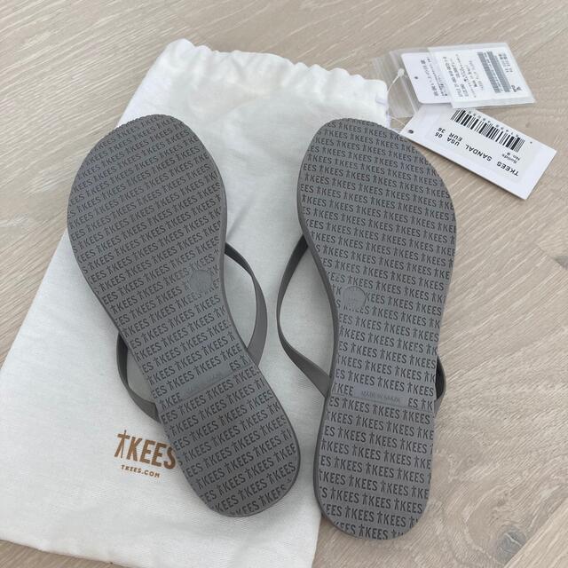 IENA(イエナ)の新品タグ付　TKEES FLIP FLOPS レザー　サンダル　グレー レディースの靴/シューズ(サンダル)の商品写真