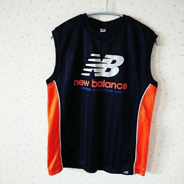 New Balance(ニューバランス)のピンｸﾏちゃん専用 ノースリーブ２枚セット スポーツ/アウトドアのサッカー/フットサル(ウェア)の商品写真