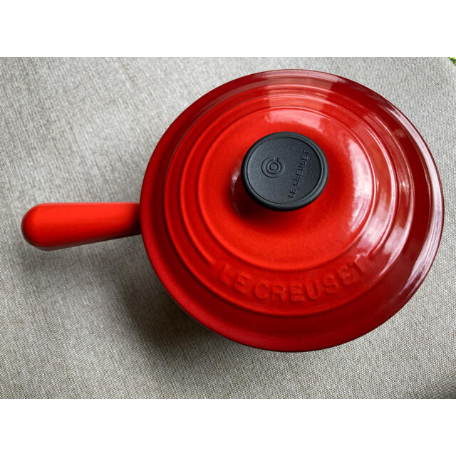 LE CREUSET(ルクルーゼ)のル・クルーゼ　チェリーレッド　ソースパン　片手鍋 インテリア/住まい/日用品のキッチン/食器(鍋/フライパン)の商品写真