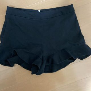 ザラ(ZARA)のZARA ショートパンツ フリル 黒 表記サイズL(ショートパンツ)