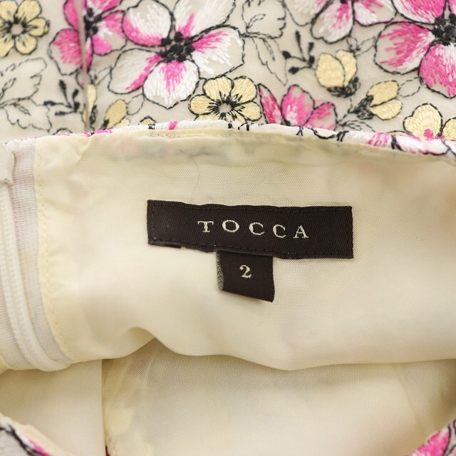TOCCA(トッカ)のトッカ ドレス 総刺繍ワンピース 膝丈 フレア ノースリーブ Vネック 花柄 レディースのワンピース(ひざ丈ワンピース)の商品写真
