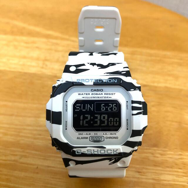 G-SHOCK DW-5600BW ホワイトタイガー柄腕時計(デジタル)