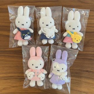 【新品未使用タグ付き】Hamleys × miffyマスコットキーチェーン