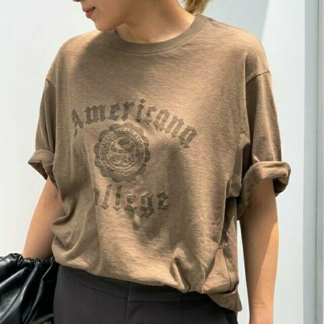 L'Appartement DEUXIEME CLASSE(アパルトモンドゥーズィエムクラス)の【AMERICANA/アメリカーナ】別注College Tシャツ レディースのトップス(Tシャツ(半袖/袖なし))の商品写真