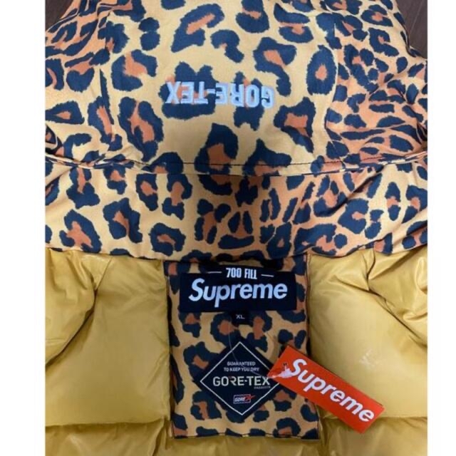 Supreme(シュプリーム)の最安値 新品未使用 supreme サイスXL メンズのジャケット/アウター(ダウンジャケット)の商品写真