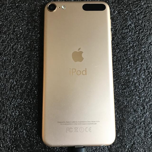 iPod touch(アイポッドタッチ)のiPod 第6世代　ゴールド　64gb ジャンク スマホ/家電/カメラのオーディオ機器(ポータブルプレーヤー)の商品写真