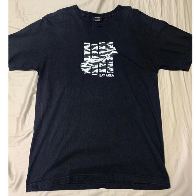UNDEFEATED(アンディフィーテッド)のアンディフィーテッド　ロゴ tee 横浜　店舗　限定　ブラック　L メンズのトップス(Tシャツ/カットソー(半袖/袖なし))の商品写真