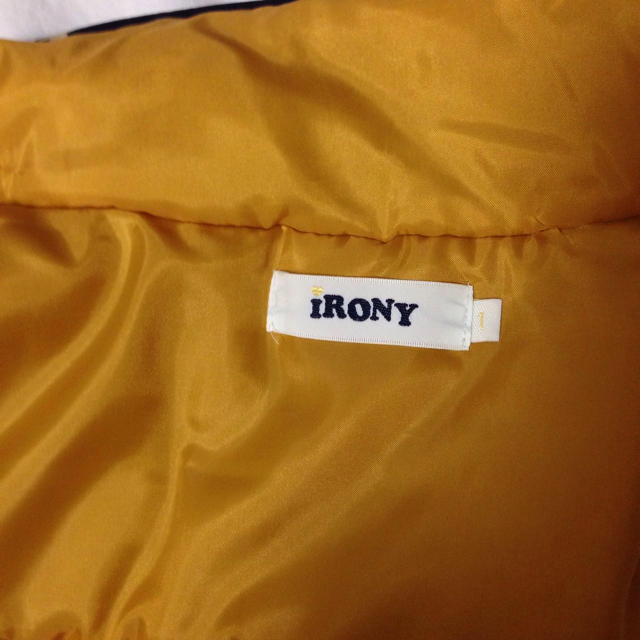 IRONY(アイロニー)のIRONYダウンベスト レディースのジャケット/アウター(ダウンベスト)の商品写真