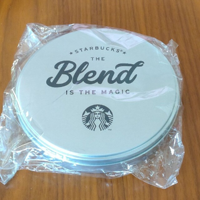 Starbucks Coffee(スターバックスコーヒー)のスターバックス　ホリデー　ステッカー　マストバイ　2018 エンタメ/ホビーのコレクション(ノベルティグッズ)の商品写真