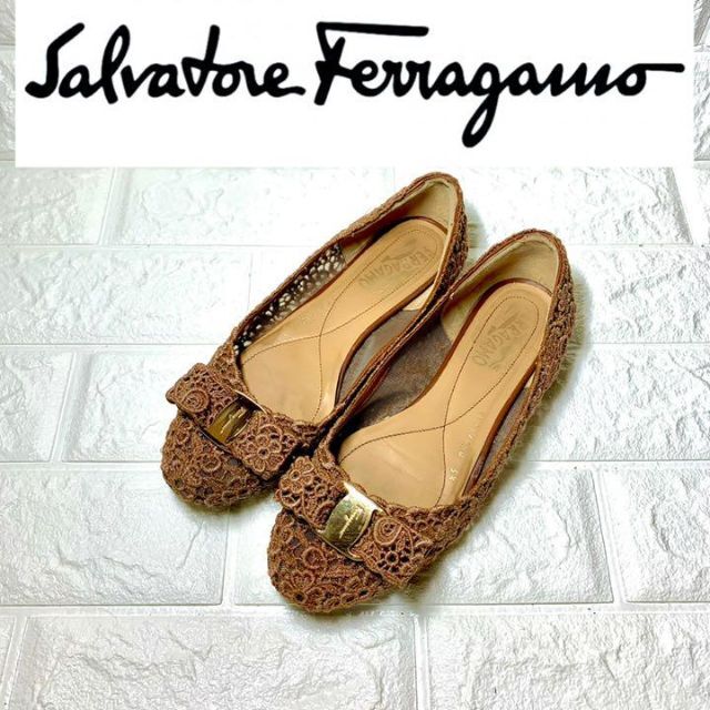 SALVATORE FERRAGAMO★Hailey フラットシューズ　ヴァラ