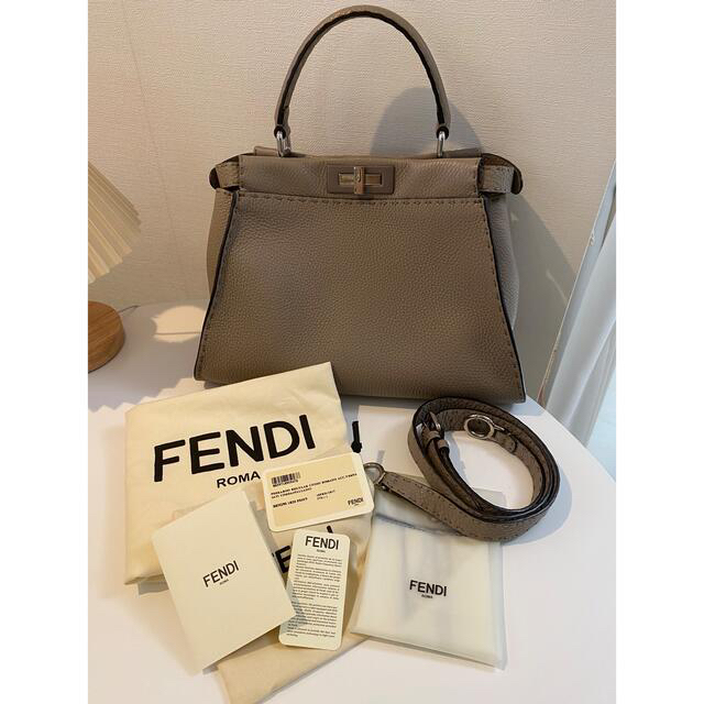 ！売り切れました！【美品】FENDI フェンディ ピーカブー グレージュ